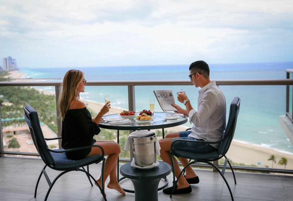 stregis-bal-harbour-ocean-view-room-view-beach-view-atlantic-ocean-front-suite-best-hotel-miami-spg-hotel-luxury